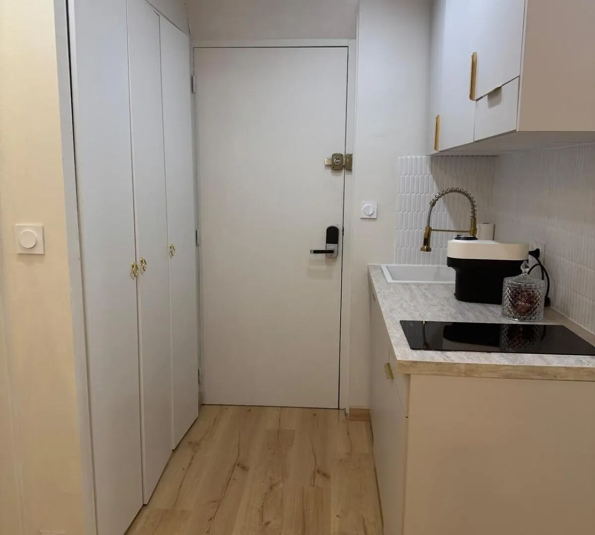 Elegant Studio Between Train Station And City Center Aix-les-Bains France